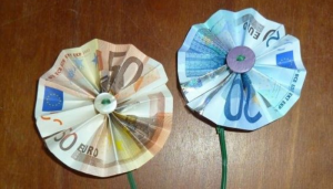 Cómo hacer flores con billetes