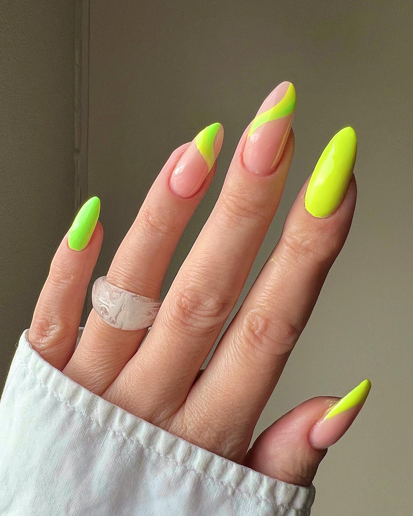Los 12 Mejores Colores De Uñas De Verano Para este 2024 - DECORAMANO