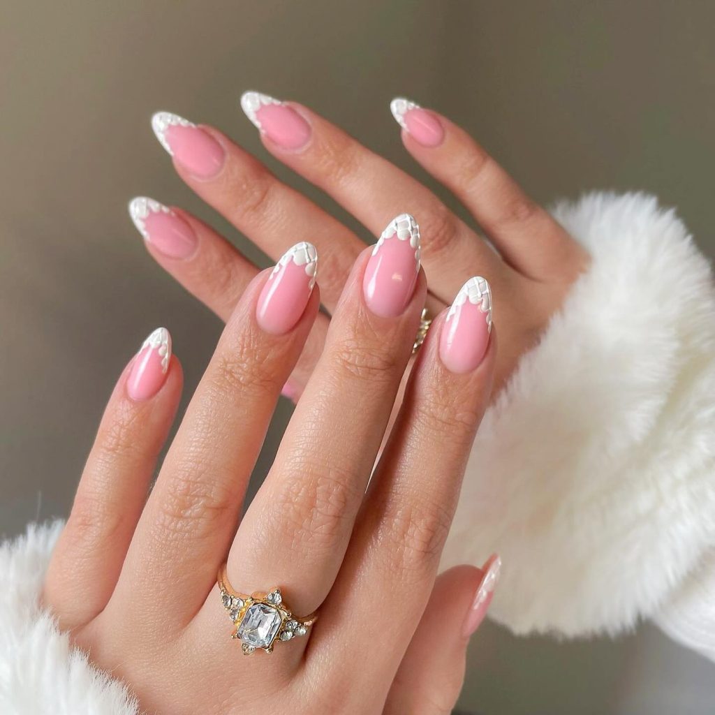 22 Hermosas Ideas Uñas Blancas Almendradas: Diseños Elegantes Y